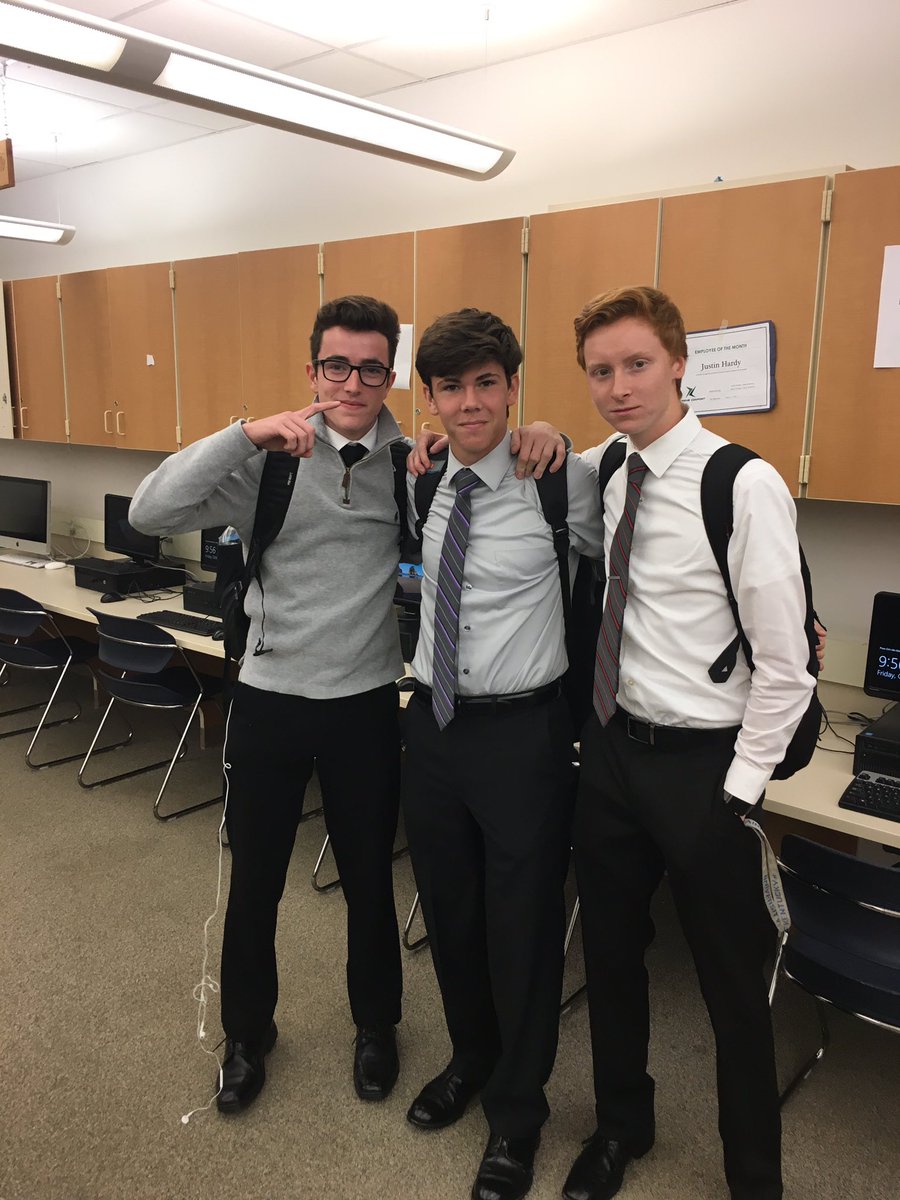 electricave_vei's tweet photo. Accounting team looking good for their big game tomorrow! https://t.co/Aj8Ai5lKtK