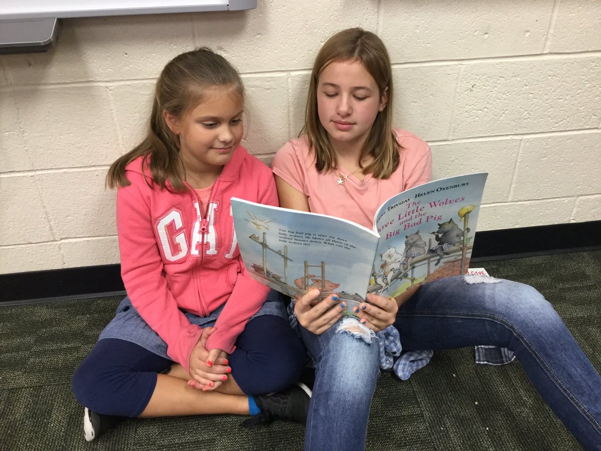 Gard5thGrade's tweet photo. Buddie reading time #YESTigers180 https://t.co/hDd979qLez