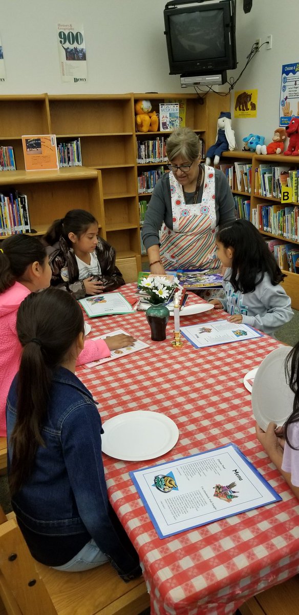 MsValadezz's tweet photo. Enjoying the Book Spring Cafe hosted by @justkrish29 and Ms. Linda. #blazierproud @AustinISD @AISDSupt #AISDproud #freebooks https://t.co/8PYi32hFuN