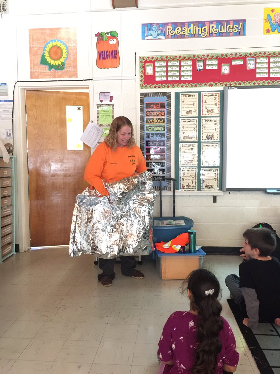 FES_NB's tweet image. Thank you to Carleton Ground Search and Rescue for the Hug a Tree presentation this morning. It was excellent! #adventuresmart #safetyweek