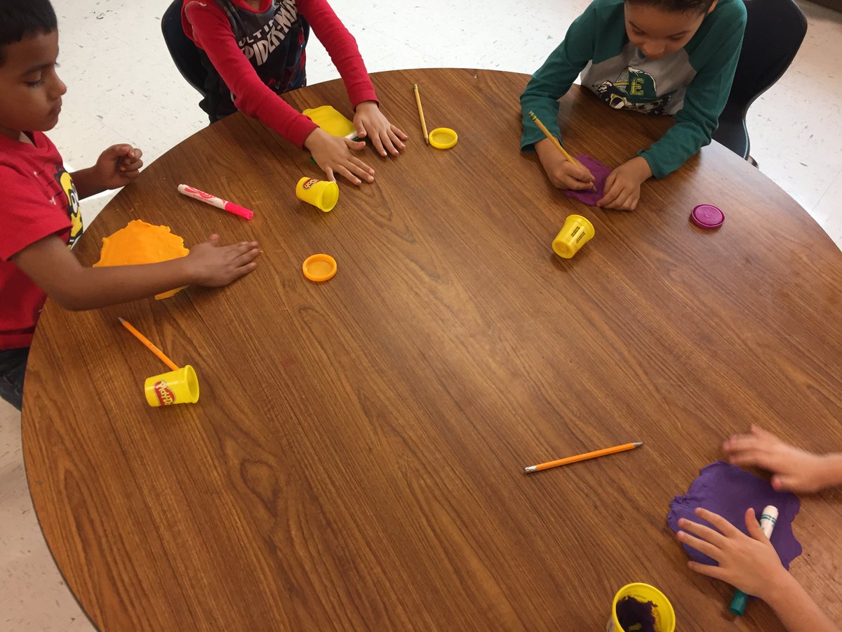 LessyMK's tweet photo. Kinder having fun while boosting our fine motor skills, practicing writing , and singing the ABC’s
#funfriday, #iamepisd, @loganepisd https://t.co/gg4N700Pif