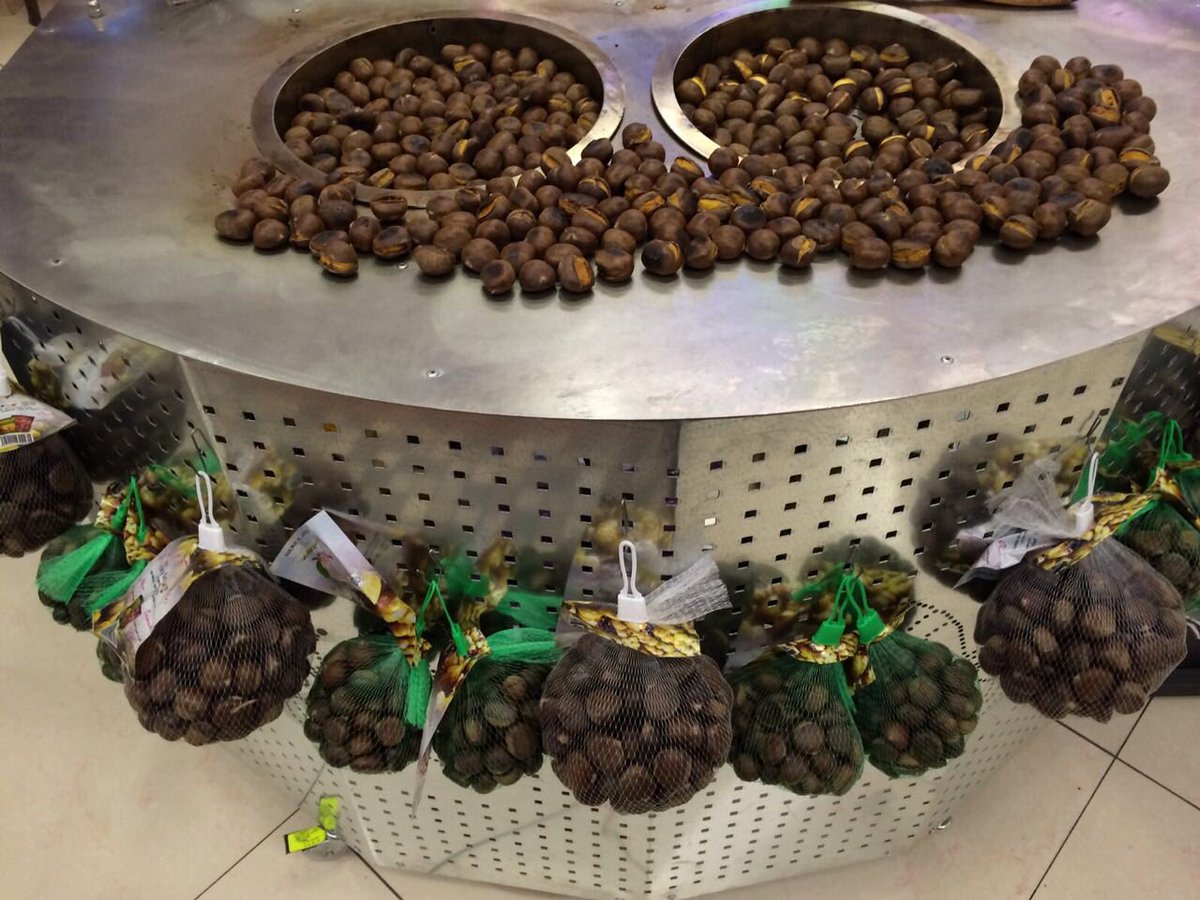 goOrchardDirect's tweet photo. Baby chestnuts in Europe. https://t.co/PO3WOZEeT2