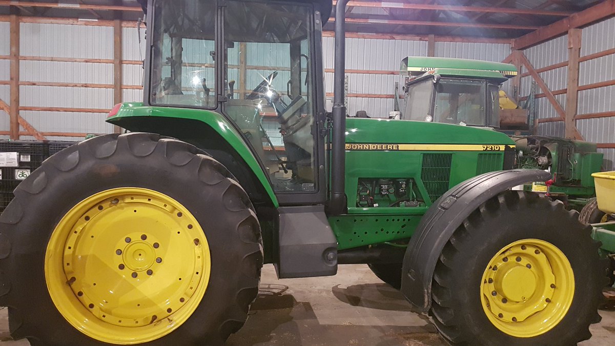 TimVanderlinde's tweet photo. For Sale: 

John Deere 7210. 4740 hrs, 16 spd, 3 remotes.

John Deere 7230, 4600 hrs, 24 speed, 2 remotes. 

Please Retweet!

DM me. https://t.co/HHIhZE6WCi
