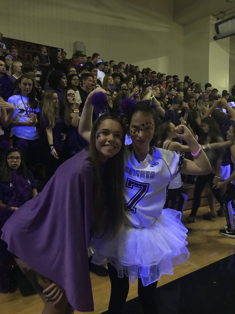shannannn_'s tweet photo. glad to have my sister by my side and seeing her big smile and everyone lighting up her world π #HocoWeek17 #glowcrazy @rrhsknights https://t.co/zMkQhV9uuu