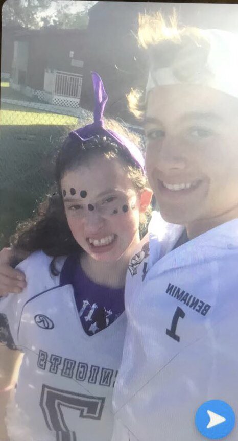 shannannn_'s tweet photo. glad to have my sister by my side and seeing her big smile and everyone lighting up her world π #HocoWeek17 #glowcrazy @rrhsknights https://t.co/zMkQhV9uuu