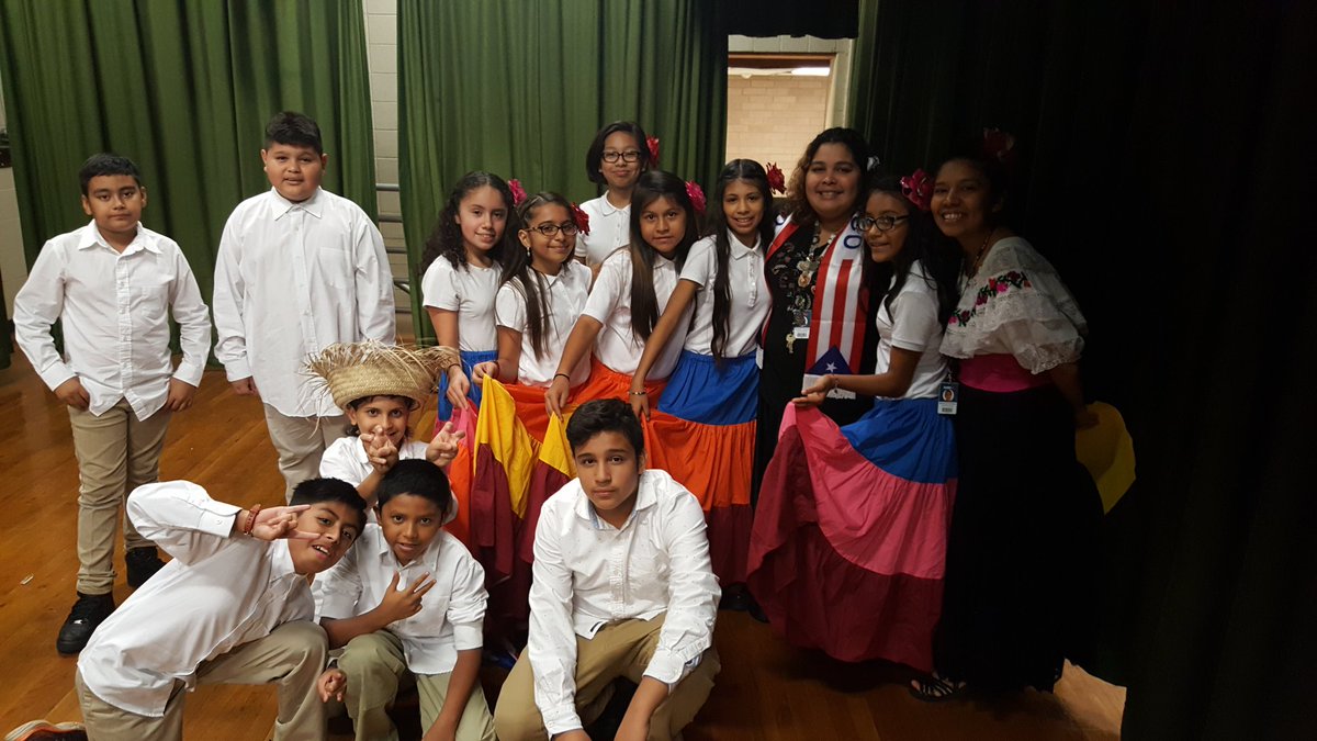 EckertES_AISD's tweet photo. Beautiful Job @MrsFernandez602 &amp; @LizyETC24 #weareeckert#ecgg Hispanic Heritage https://t.co/vIrOLzT9Vh