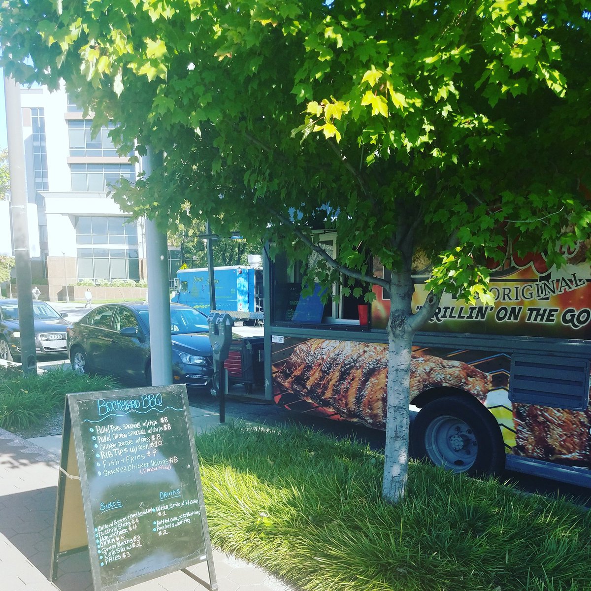 BackyardIndy's tweet photo. GOOD MORNING! We are located downtown in front of the Anthem building on Virginia ave 11am to 130pm!! https://t.co/362xMO7VV9