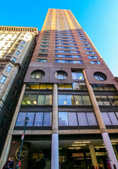 RENTAL OPEN HOUSE TOMORROW at Academy House #13I from 12:00PM-1:00PM! This home has 2 beds, 2 baths &amp; new floors! ow.ly/G1Oj30fZz3S