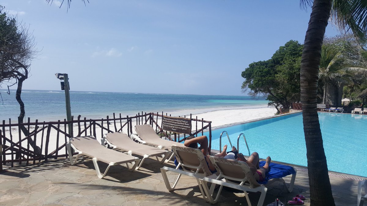 VoyagesAfriq's tweet photo. #VoyagesAfriq #MKTE2017 The Best of Diani ..a 6 miles stretch long beach,30km south of Mombasa @MagicalKenya @MKTravelExpo @goplacesdigital https://t.co/RcsZIn0fT8