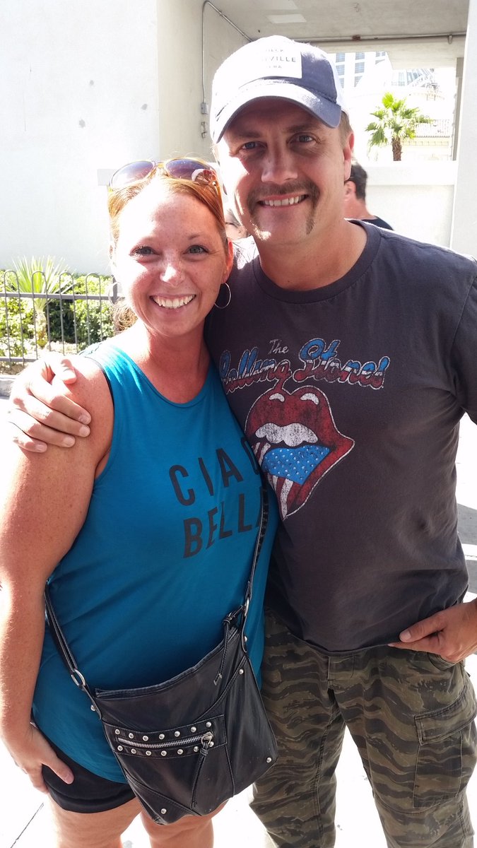 suze0220's tweet photo. So today I just kinda met @johnrich. #lasvegas #bignrich #vegasstrong https://t.co/uFEyrYyIeo