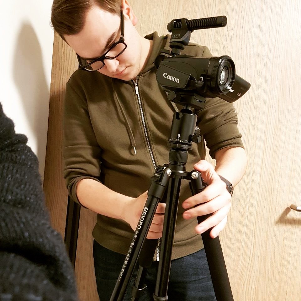 fs_podcast tweet media