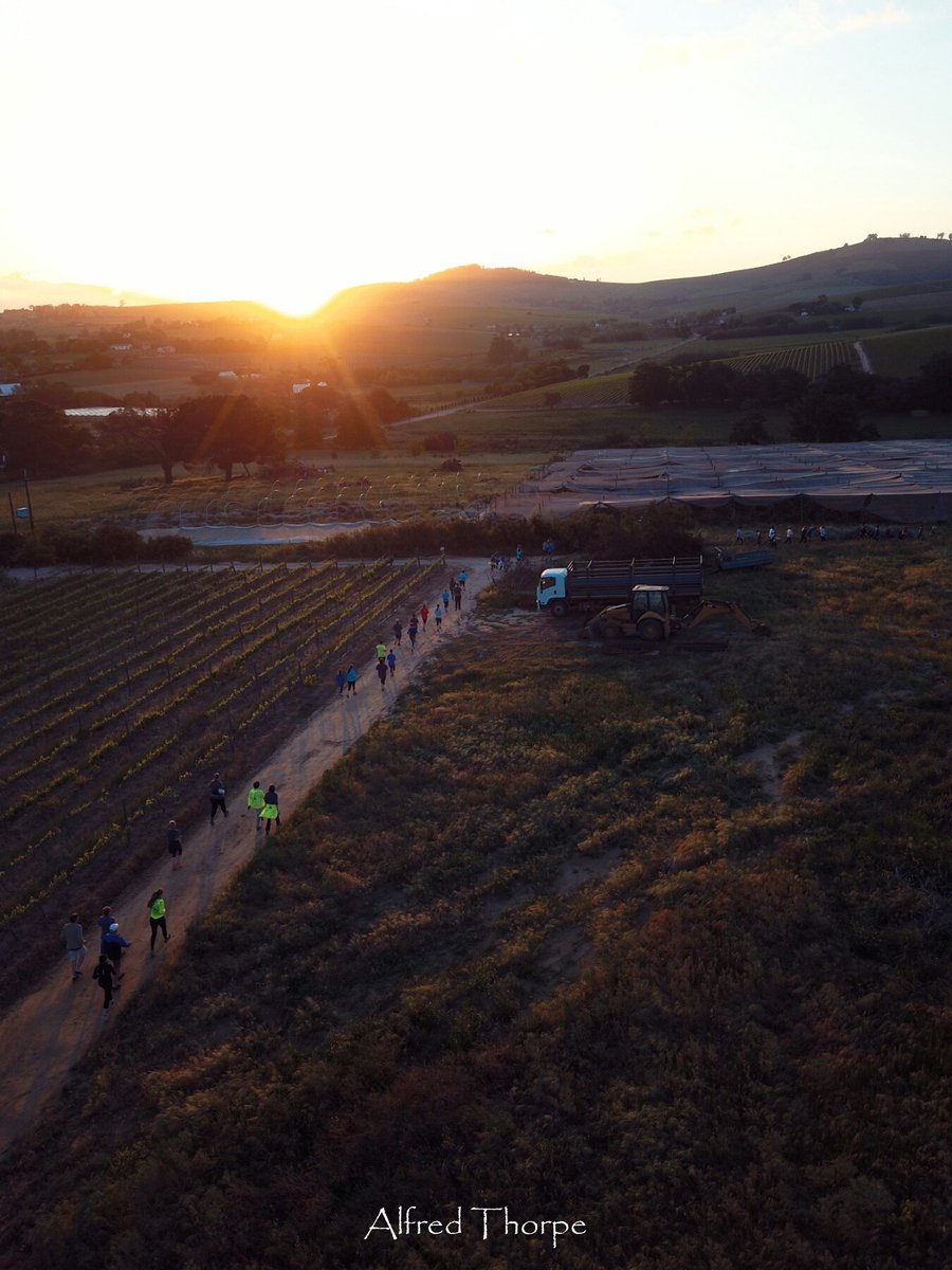 vuurtoring's tweet photo. Cracking evening at the #STBBtrail event. Great event hosted by @StbbMtb. Growing every year. Good luck with tomorrow's MTB event. https://t.co/FRg1lV6u4b