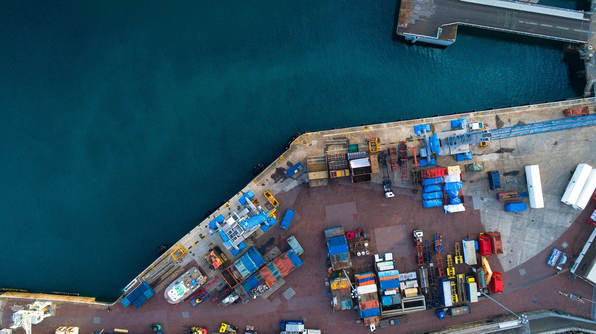 containersolumx's tweet photo. #InfoContainer En total, realizan alrededor de 200 millones de viajes al año con contenedores.#ContainerSolutions https://t.co/tRzjUM6ezR
