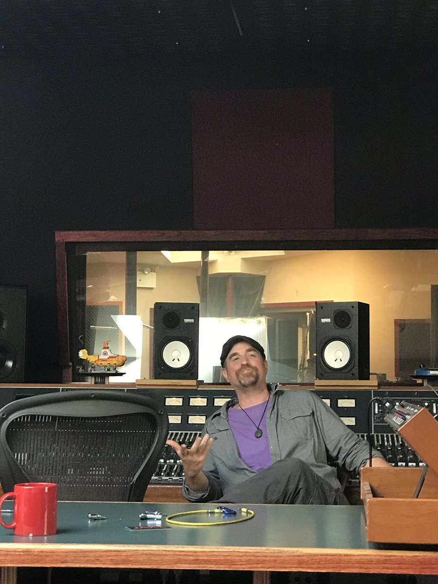 Hollerjakemusic's tweet photo. #Daveeggar in #Producer mode #Hollerjake #Cellogod https://t.co/MT3zpThAXc
