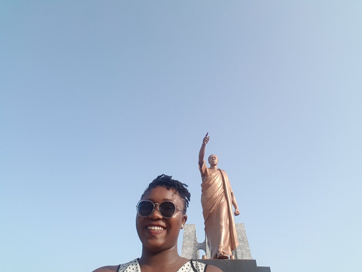 Whereisayo's tweet photo. Only eaten once today. Well and then there was the delicious blueberry muffin from @secondcup coffee. Anyway. More sightseeing and buying https://t.co/9oouIu7dC0