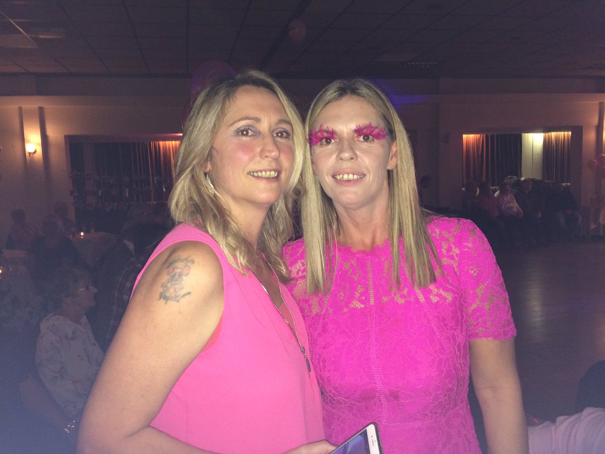 Gillylancs's tweet photo. It's that time with @debbie_sharkey #leaclub #wearitpink https://t.co/ryIwmPMYdG