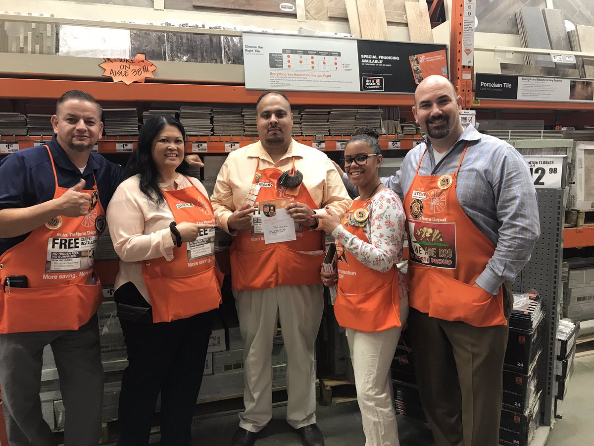 THEapril_1003's tweet photo. Recognition for Departmental excellence! #d20 #pacnorthproud #weare6674 #thatpoint https://t.co/mYhDkcuUE0