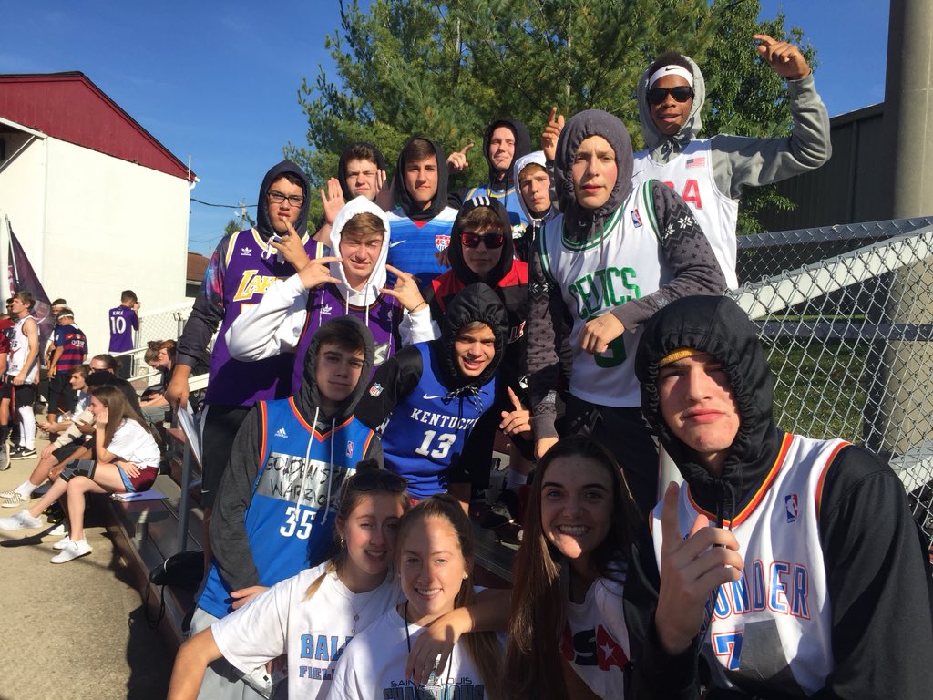 BRUINS_2020's tweet photo. Good luck to our 2020 team with our favorite coaches!! #SuperiorClass #TheToddlers https://t.co/7Lo15UyaWJ