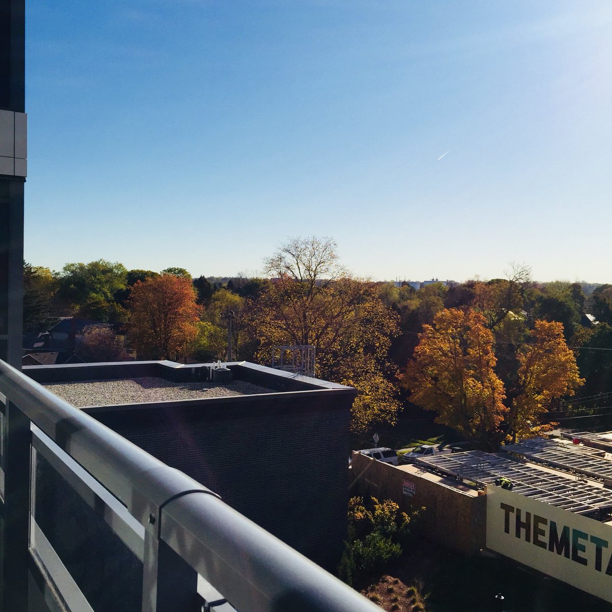 ladyleo52's tweet photo. October 20th and I can still enjoy morning coffee on my balcony! #beautifulfallweather @the_metalworks https://t.co/WdOBKAOfFG