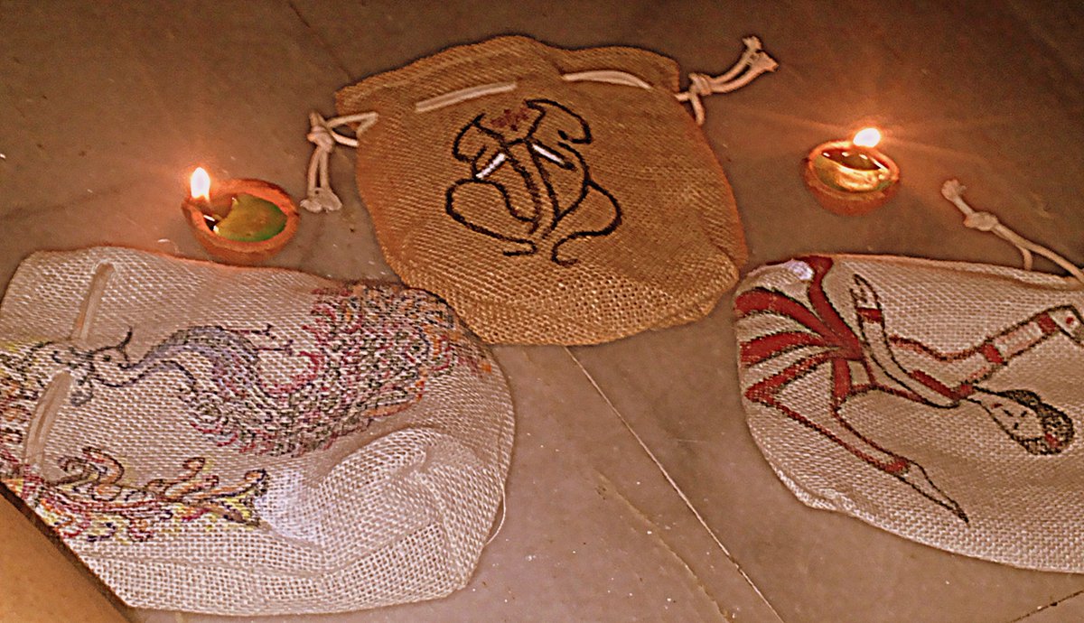 ijutebags's tweet photo. @ijutebags wishes you a very happy Diwali!!! New Rangoli series gift pouches launched :) https://t.co/CO7Miqhsps