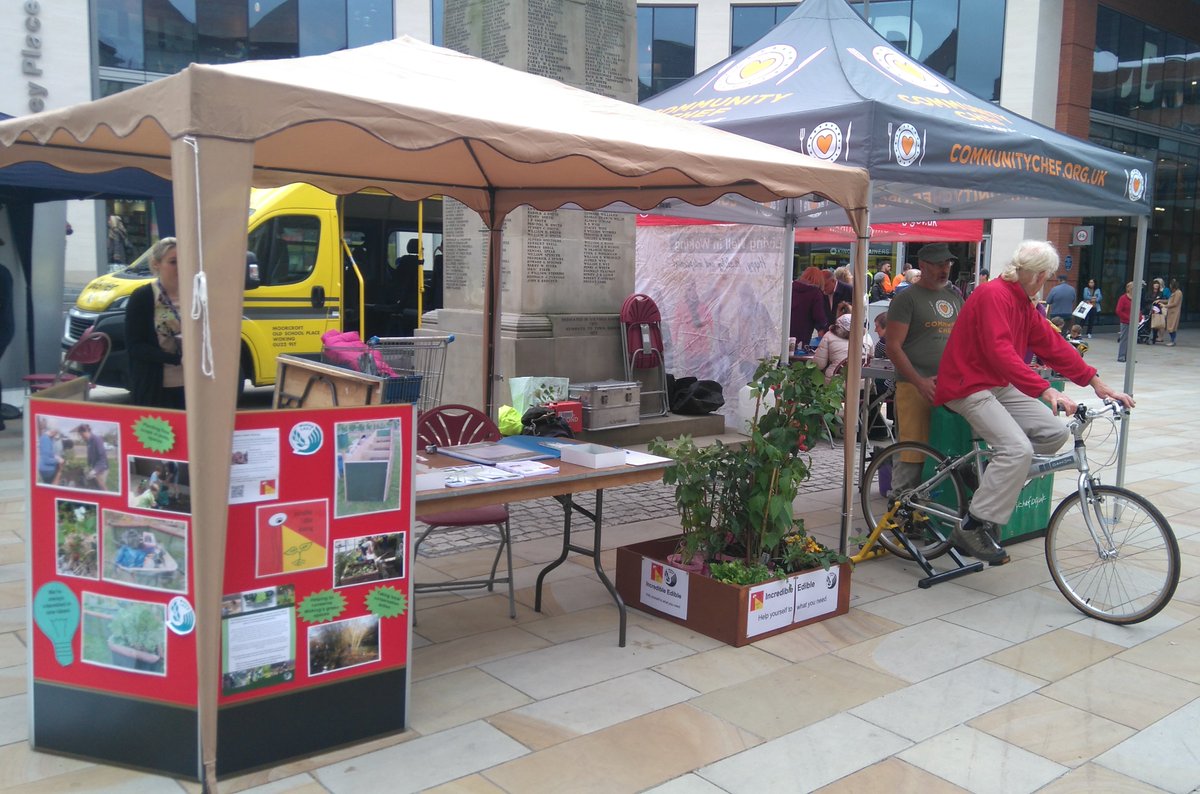 WokingLocalFood's tweet image. Some pics from the recent Living Well Week event - Norman even made a little raised bed to show people how Incredible Edible Woking works.