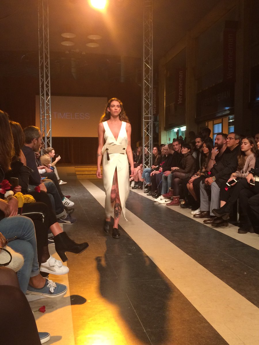CamaraBelux's tweet photo. .@adriana_cagigas presenta su colección #Timeless en los #BFDSpain #Threeones https://t.co/HPQAwFemwF