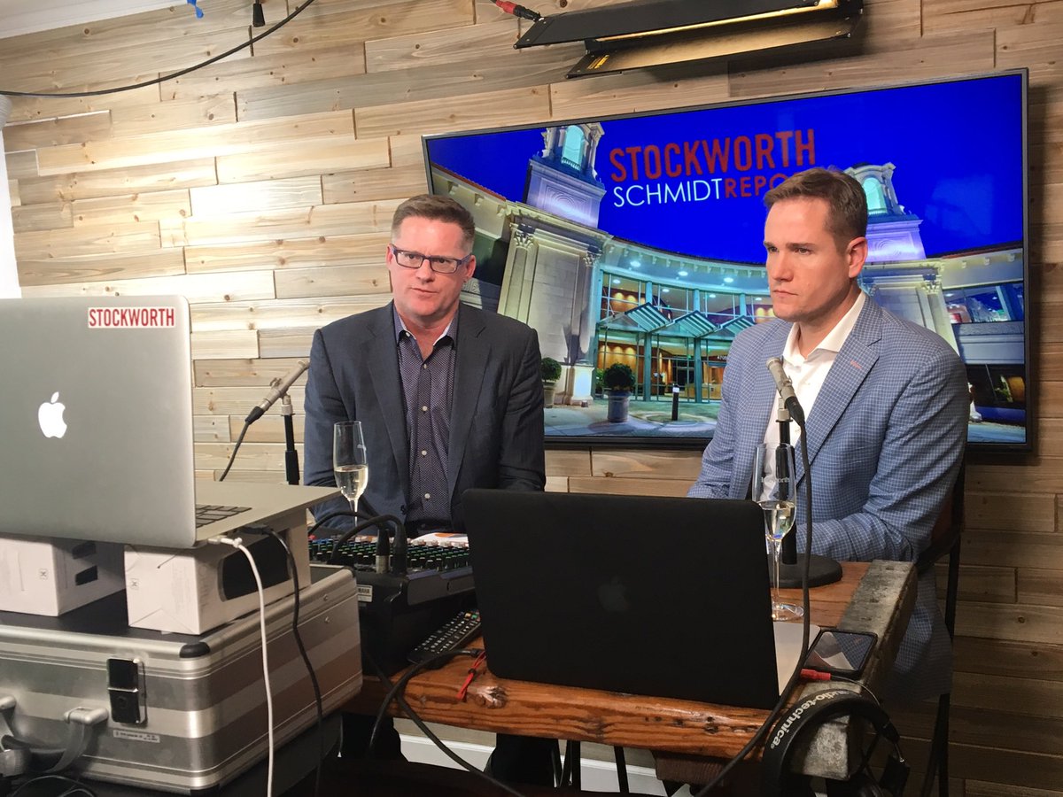 Stockworth's tweet photo. LIVE on Facebook now!! Go to @stockworth on Facebook for real estate market updates.
#stockworthtv #schmidtreport #orlandomarket https://t.co/tuTVkSWOEK