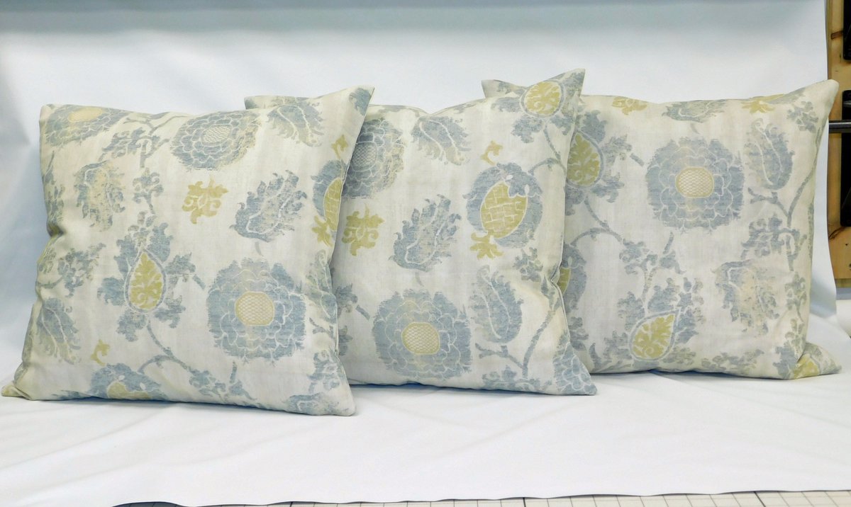 SewSheriDesigns's tweet photo. Re-purposed fabric! This former Roman Shade has made great pillow additions to the room now! #get creative #fresh look #new purpose https://t.co/LCzUQj60N7