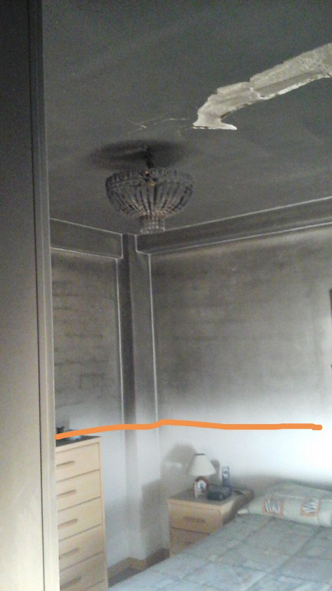 VctorManueFdez's tweet photo. Si instalas detectores en tu vivienda y se produce un incendio,te avisarán y podrás escapar.El humo desciende y puede inundar la habitación. https://t.co/lpL512aOL1