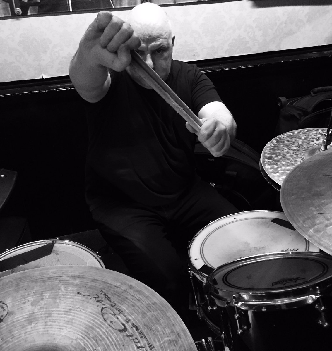 Carltonturtle's tweet photo. Are you ready Luton ? @biblecodesunday @osheasbar https://t.co/LKyu0TR596