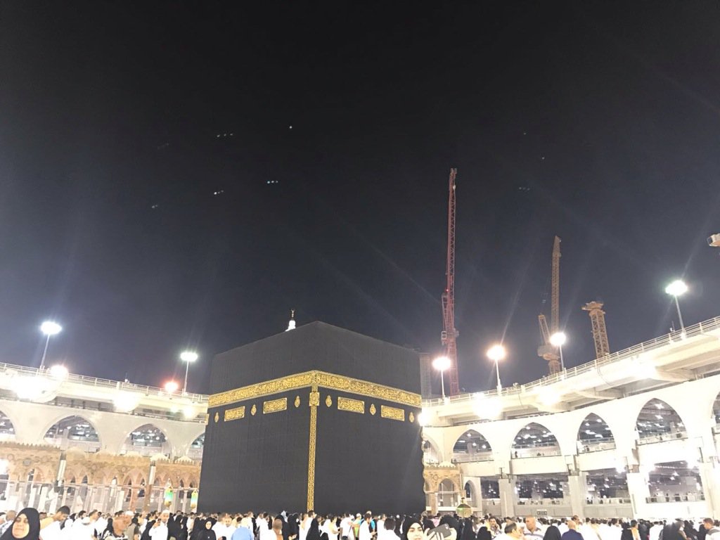 rashidzamir1's tweet photo. #BaitAllah and Makkah Clock Tower right now 💚💚💚
Alhamdolillah #Umrah_Performed. https://t.co/eS0CMfZ0Gb