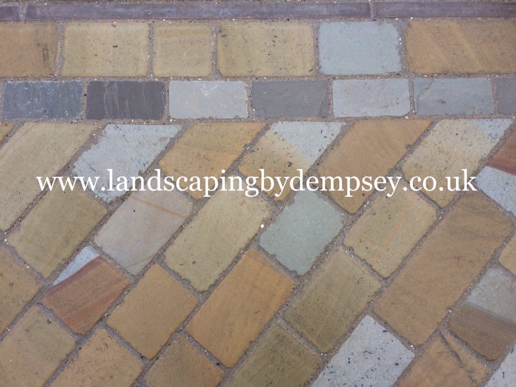 Dempseypaving's tweet photo. Yorkstone setts ๐ฌ๐ง Kandla setts ๐ฎ๐ณ #builttolast #indianstone #britishstone #slurrypoint #dempsey #handlaid https://t.co/9BnxBsv3Kl