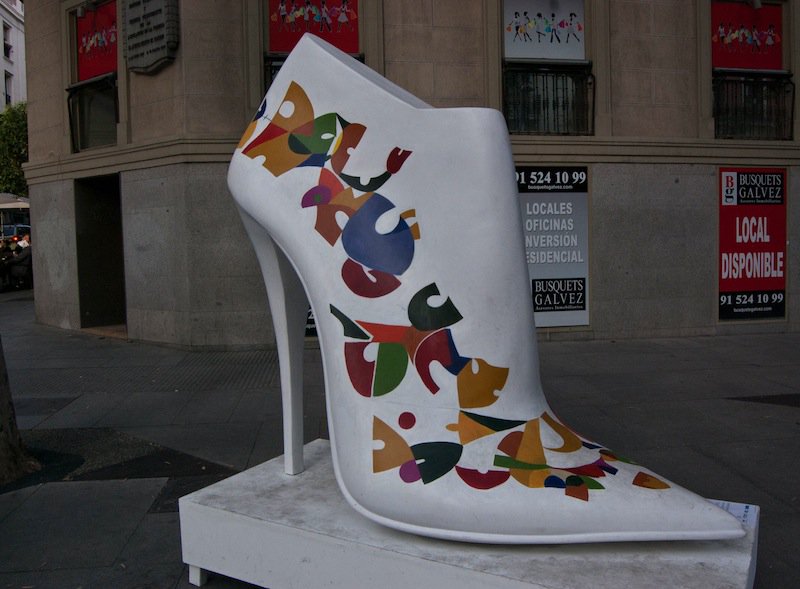 LatinMedios's tweet photo. #Zapatos gigantes convertidos en #obrasartísticas gracias a la intervención varios #Diseñadores #Color #Forma #Creatividad #Viernes 👠👀👏 https://t.co/xF5EDdQBxp