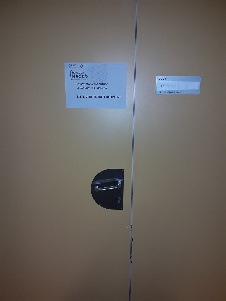 a_roncat's tweet photo. Video is done and uploaded, let's shut the doors #handsoncode @NeedCodeEU @floriantraun https://t.co/3Ke9IWU302