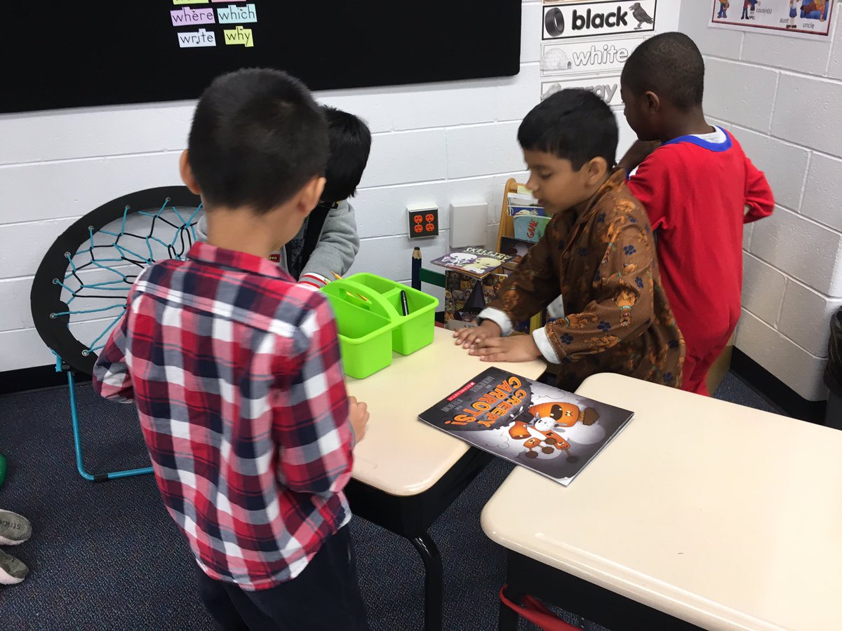 D59Brentwood's tweet photo. It's #STEAM Friday in @room704_crew....1st gr Engineers drawing designs before building their bridge #D59LEARNS @DrMikeMerritt https://t.co/uXxKkTPydA