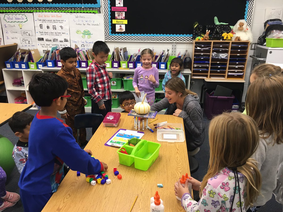 D59Brentwood's tweet photo. It's #STEAM Friday in @room704_crew....1st gr Engineers drawing designs before building their bridge #D59LEARNS @DrMikeMerritt https://t.co/uXxKkTPydA