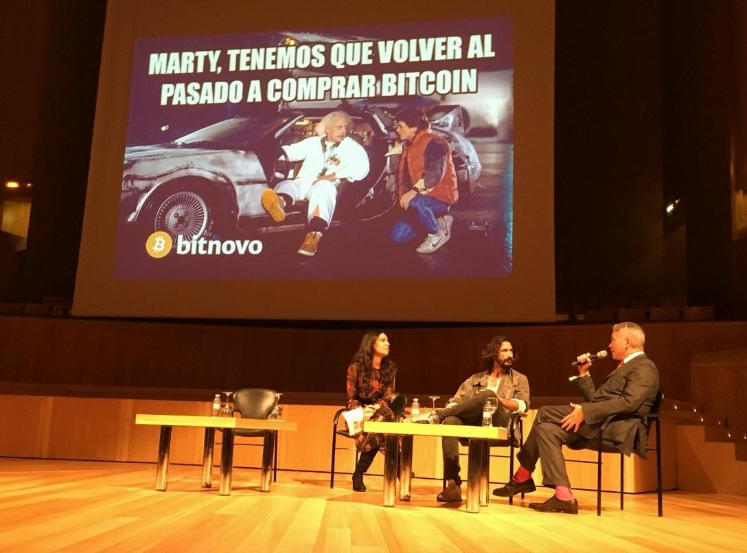 Curroquevedo's tweet photo. Feliz en el congreso @CEAJE con @bitnovo Back to Bitcoin. Y en MAXIMOS. https://t.co/YdA4iLSMBc