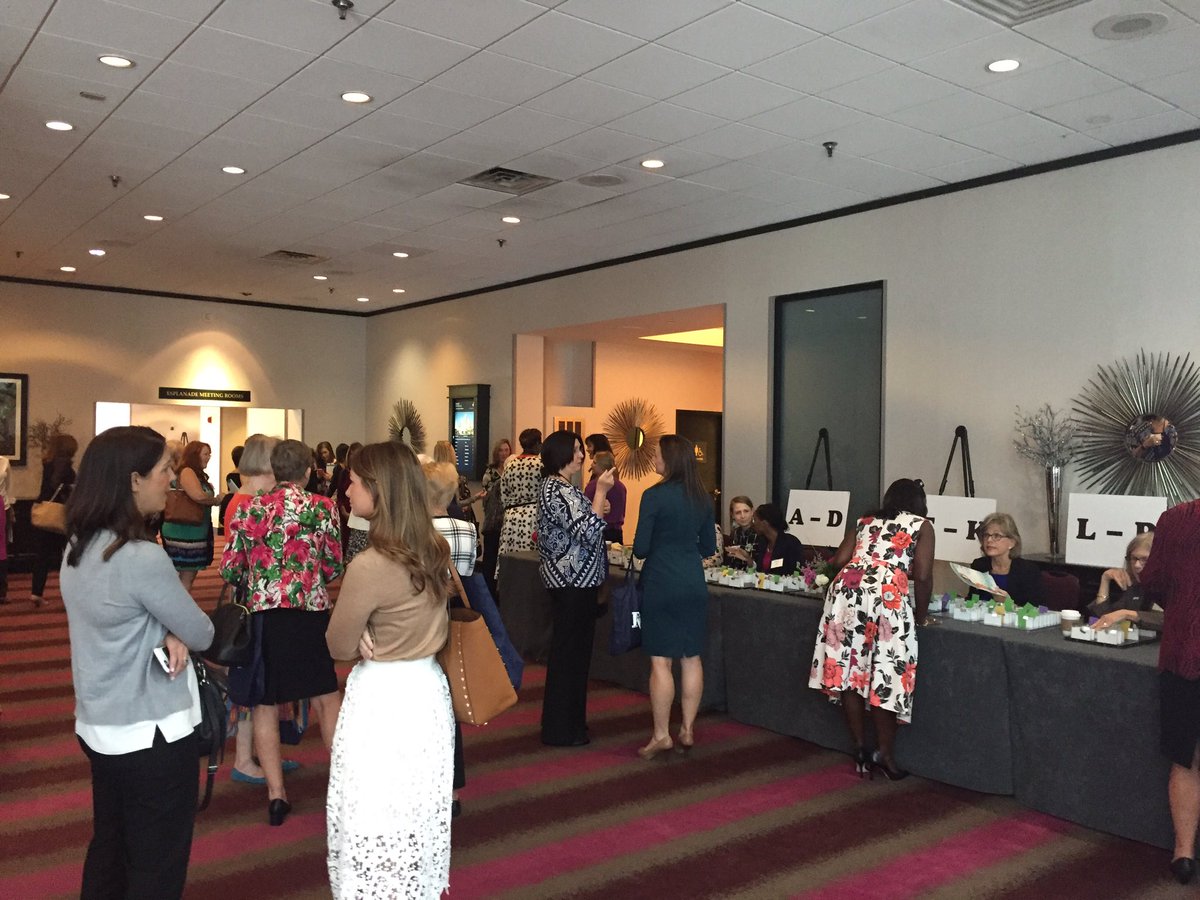 CourtneyWTSP's tweet photo. Surrounded by amazing women as we work to "Find Our Grace" & voices in leadership! Thanks to .@USFWLP for bringing us together #WLPSYMP https://t.co/iiebdKHl90