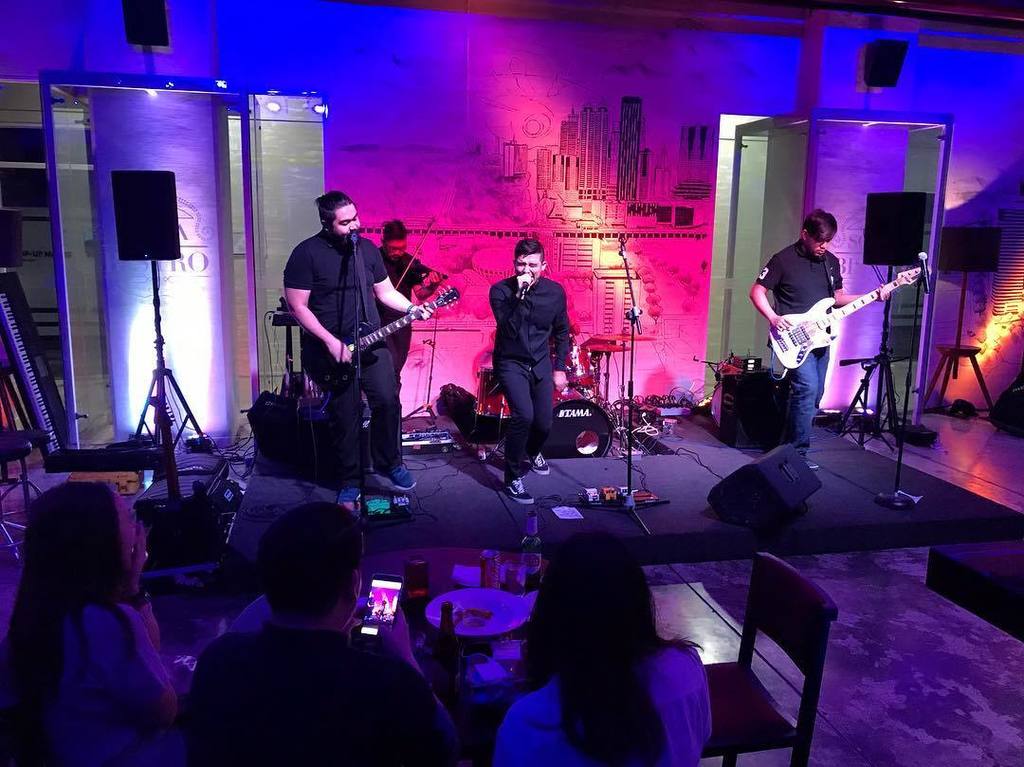 indiemanilalive's tweet photo. HALE!!! #SOMASessions https://t.co/RtHJaVosm6