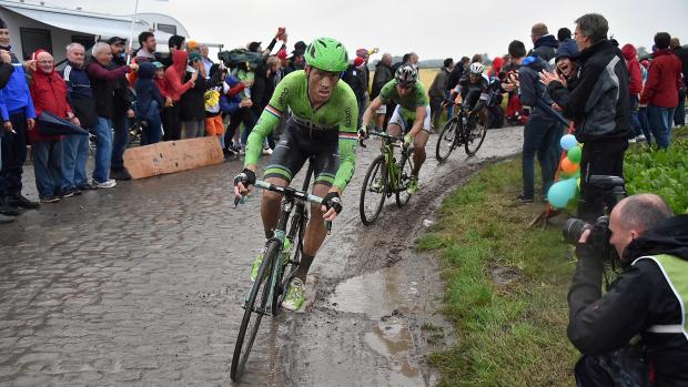 cyclist's tweet photo. Return to Roubaix: Stage 9 of the 2018 Tour de France to take on 15 cobbled secteurs https://t.co/FijVYkt3XS https://t.co/GLtdrdU9ig
