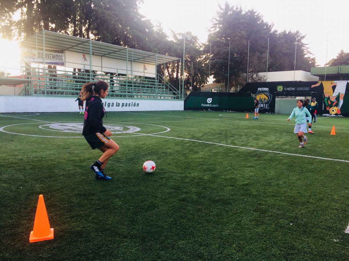 PotrasFCUAEM's tweet photo. Un poco del entrenamiento de esta mañana en la #UDALM.
Constantemente mejorando.
¡A darle!
⚽️🐎 https://t.co/DRm7eDaVC9