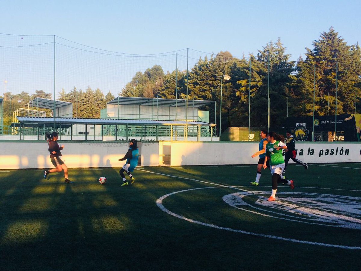 PotrasFCUAEM's tweet photo. Un poco del entrenamiento de esta mañana en la #UDALM.
Constantemente mejorando.
¡A darle!
⚽️🐎 https://t.co/DRm7eDaVC9