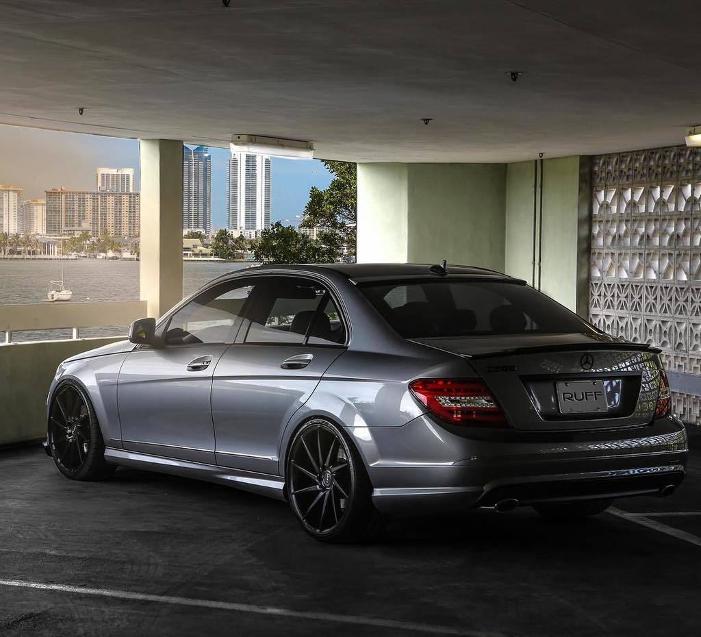ruff_wheels's tweet photo. The light at the end of the tunnel #mercedes #cclass #luxury https://t.co/YMgLWR2SrT https://t.co/JjAlZqjd3H
