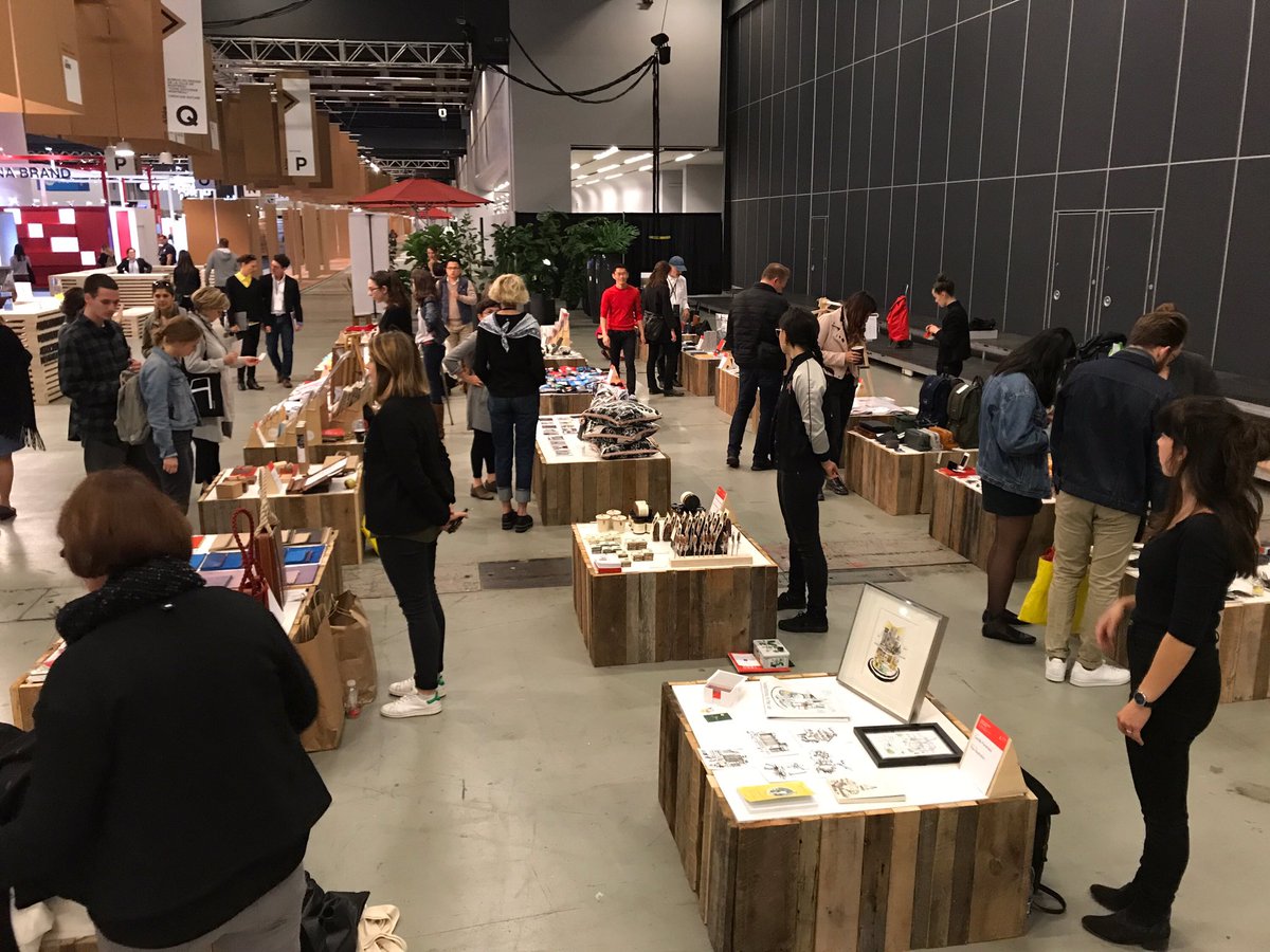 DesignMontreal's tweet photo. Dernière chance de visiter le marché #codesouvenirmtl au #wds2017! Les designers y seront jusqu'à 14h #designmtl https://t.co/lI2iwvxvmW