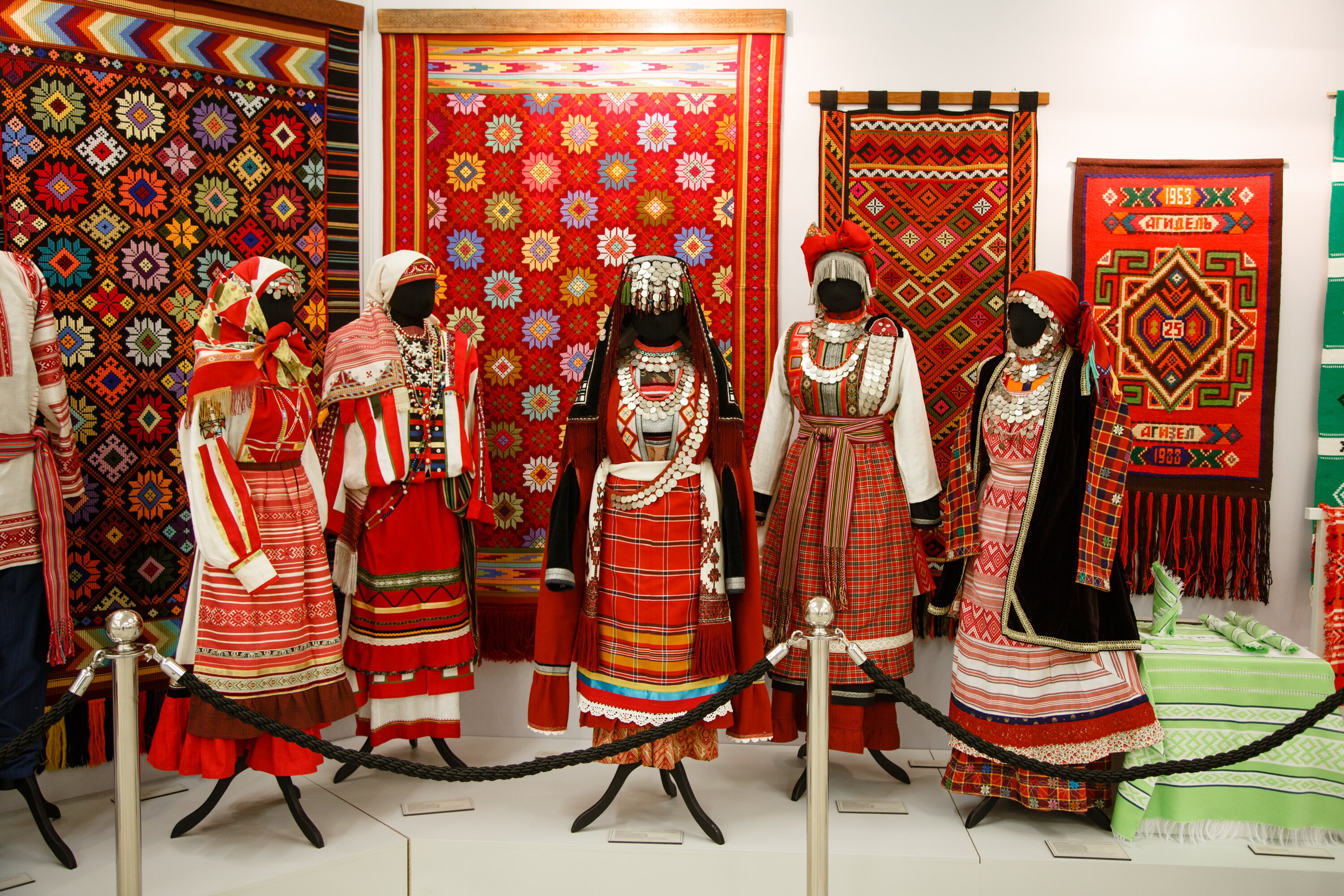 Выставка народных промыслов