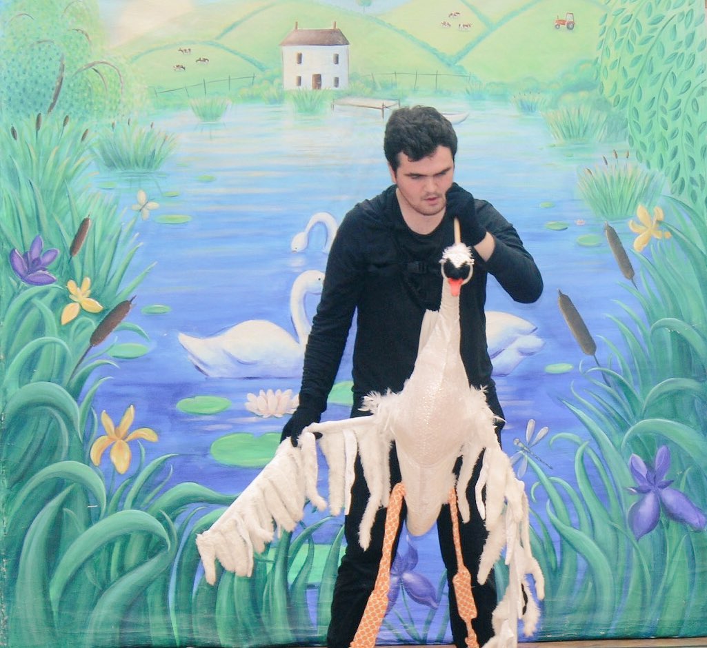 SunnyhillSW16's tweet photo. A big thank you to @aesopstheatre for visiting &amp; performing  #uglyduckling today with #Year1&amp;2  #traditionaltales #community #quackquack 🐥 https://t.co/p70t1E7H9A