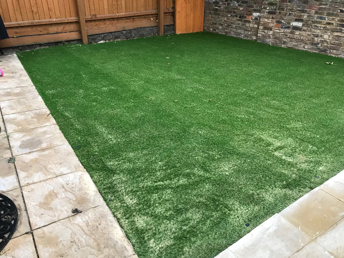 SSurfacing's tweet image. Maintenance free garden complete for artificial grass quotations in Berkshire, Surrey and London.