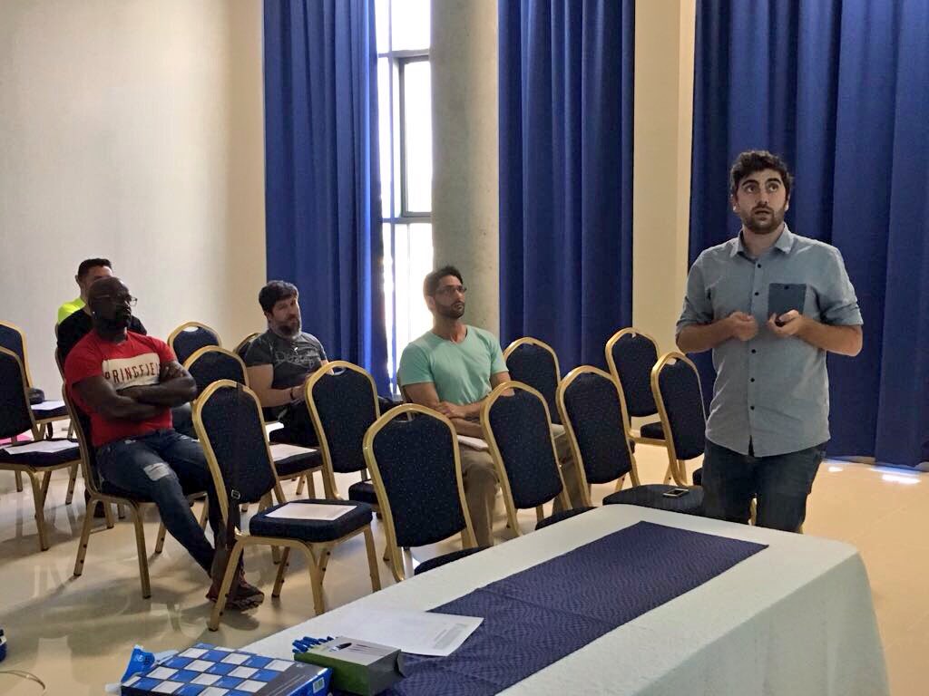 valgoinvestment's tweet photo. Presentando en el X Congreso Wellness y EF en #palmamallorca @manelvalcarce + @XHierro https://t.co/kQFPf63y7e