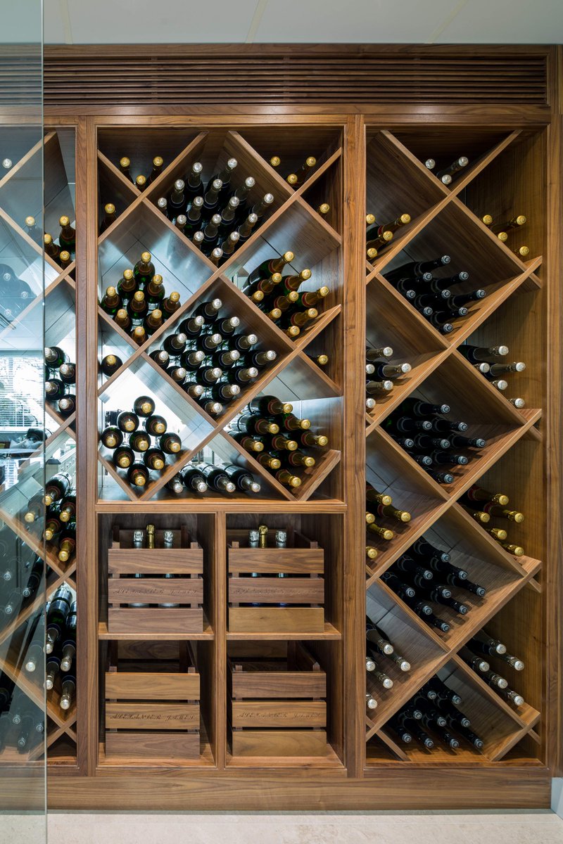 Loving #Wine rooms #luxury ! #CharlesYorke  ow.ly/ygpY30g1kAP