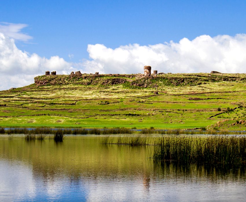 NilaEda10's tweet photo. #Laguna Umayo
En las orillas de este hermoso espejo de agua se encuentran las #Chullpas Sillustani - Puno 🇵🇪 https://t.co/g3BtmOPdTa